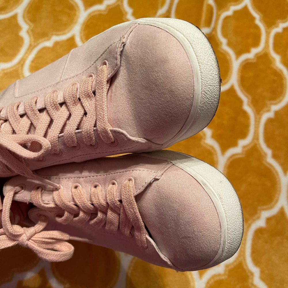 H&M pink sneakers 💗 - Picture 4 of 7